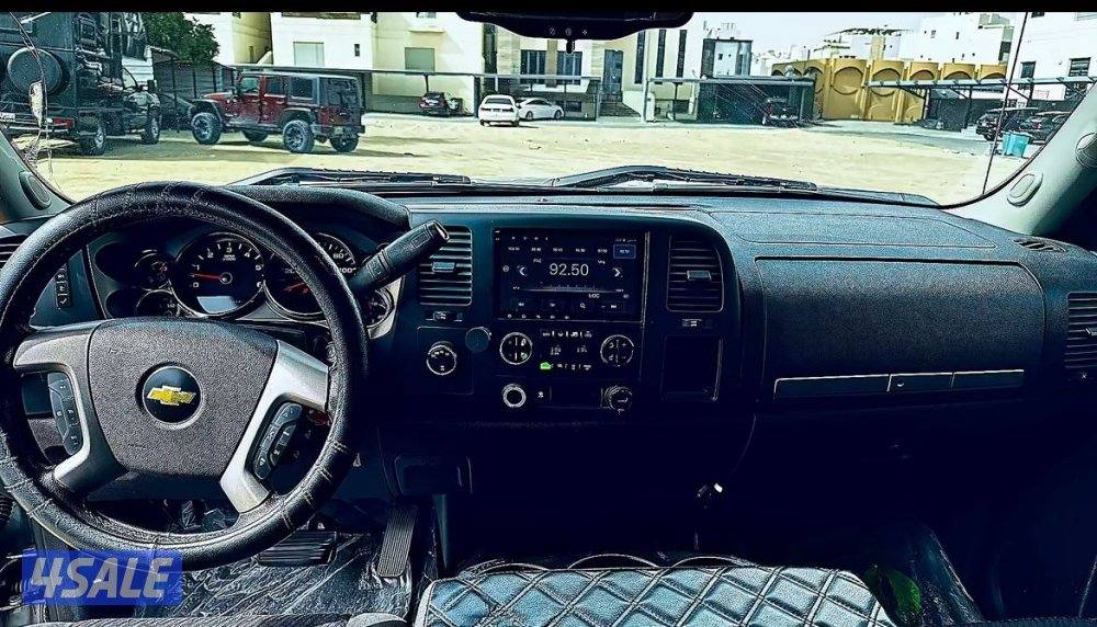 للبيع وانيت سلفرادو ه ونص 20115