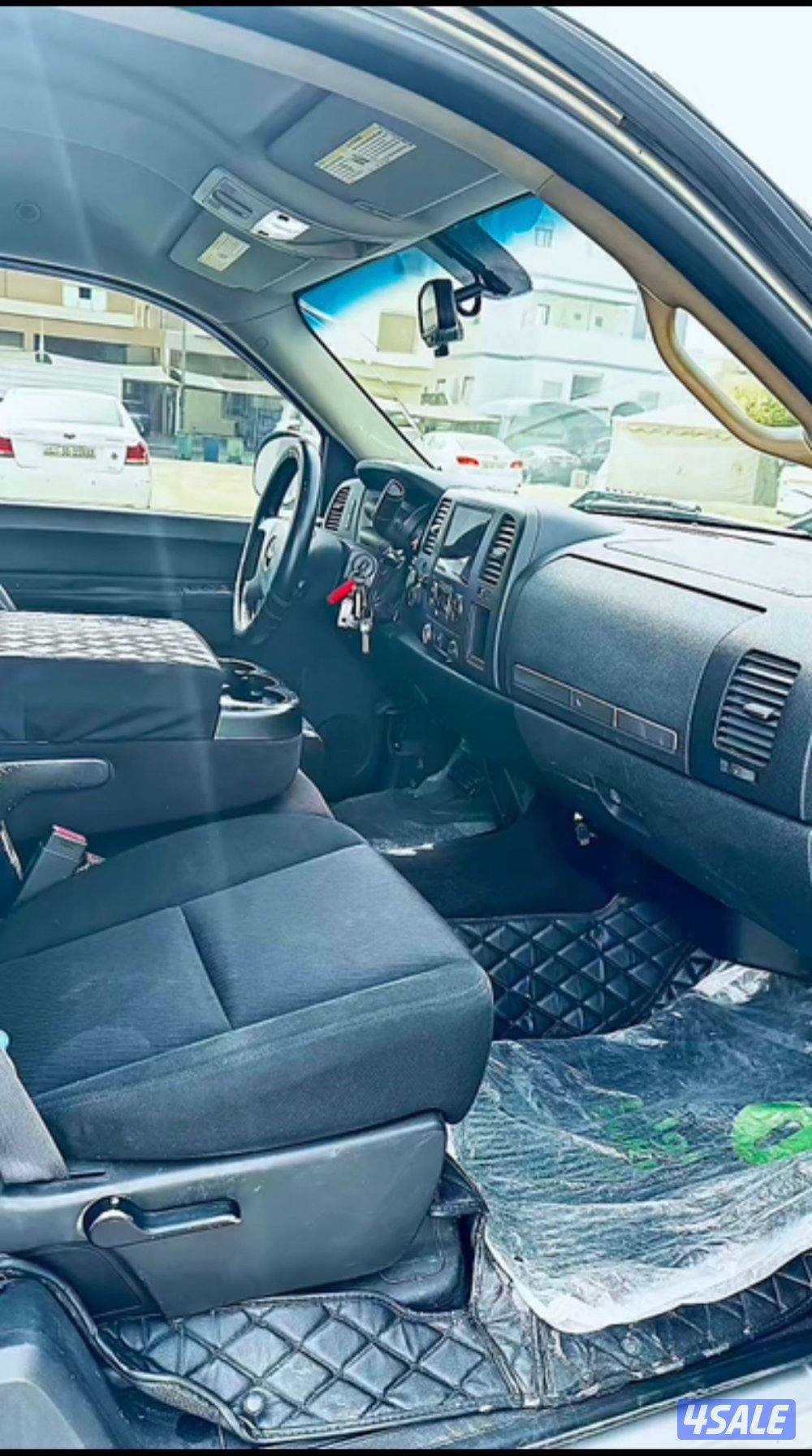 للبيع وانيت سلفرادو ه ونص 20118