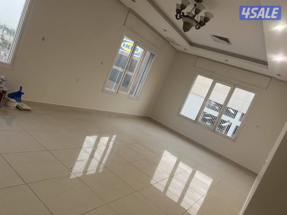 للايجار شقة مقابل مجمع ٣٦٠5