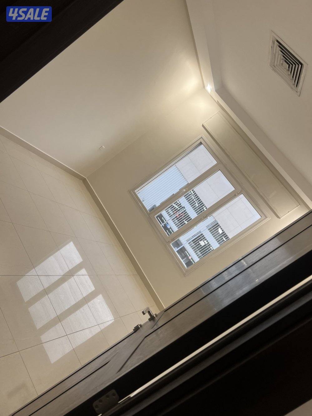 للايجار شقة مقابل مجمع ٣٦٠6