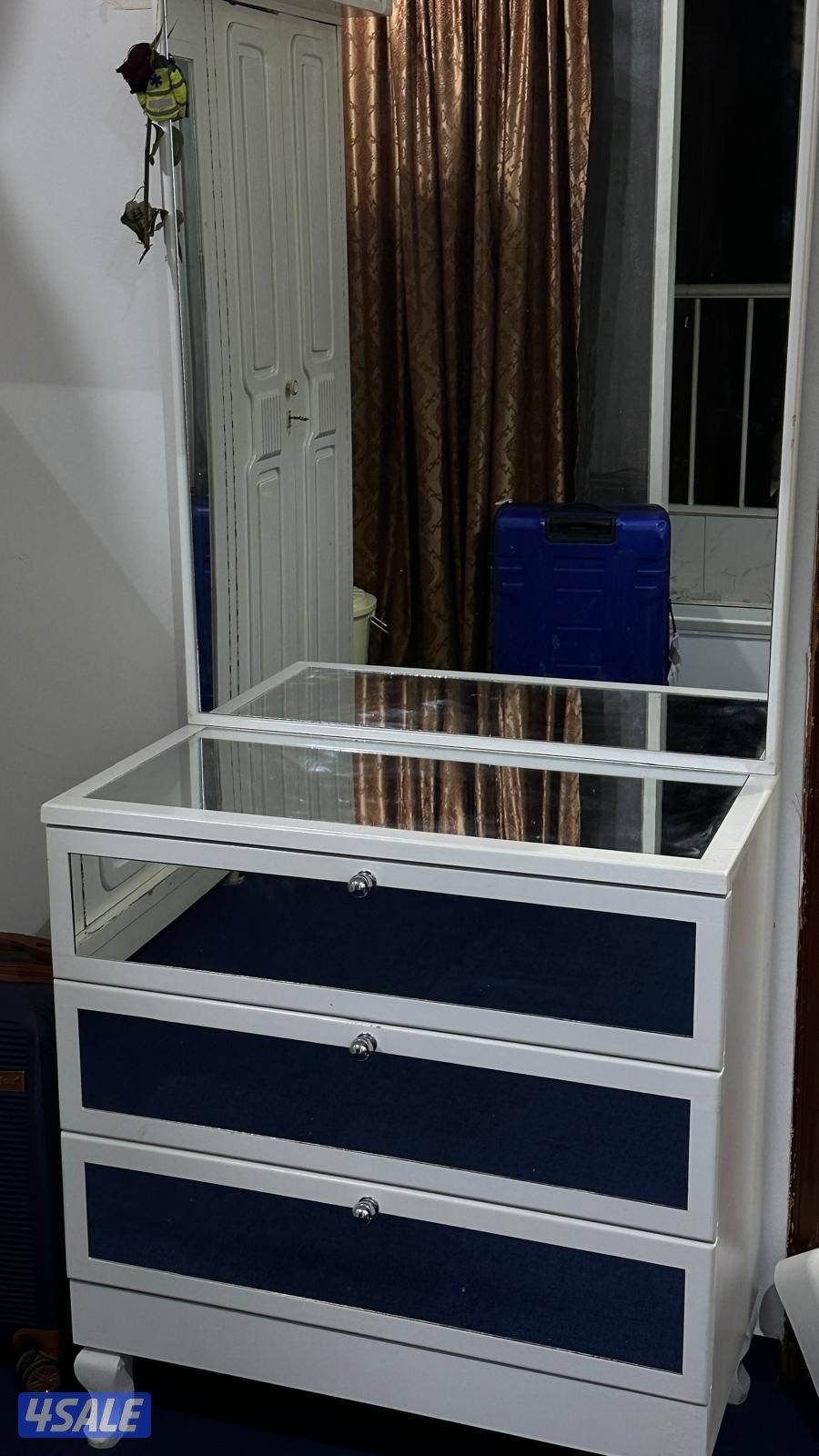 ثلاجه ، كبت وتسريحه بحالة ممتازة جداً3