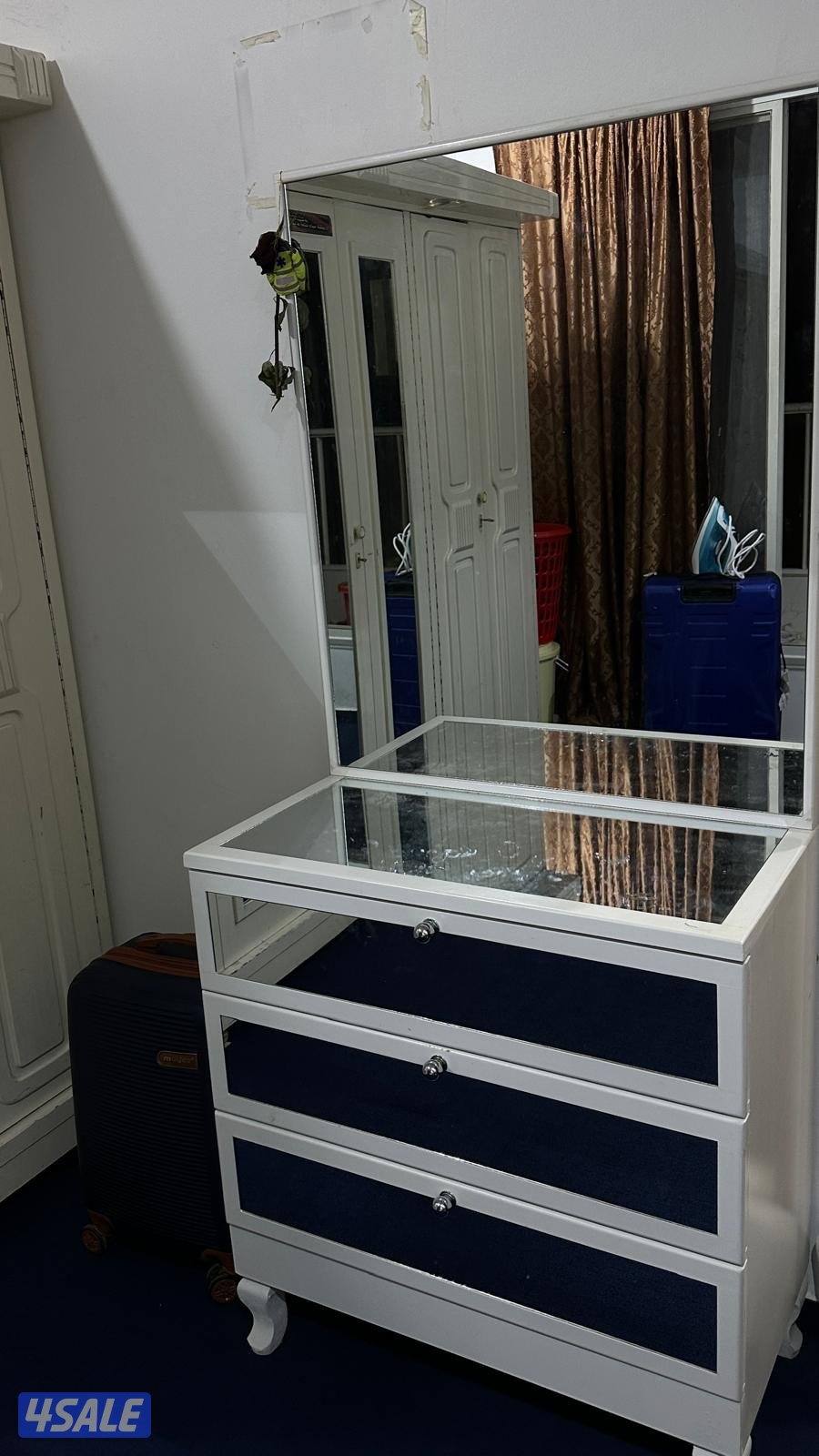 ثلاجه ، كبت وتسريحه بحالة ممتازة جداً4