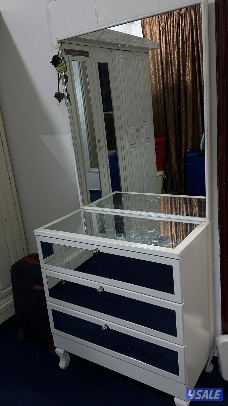 ثلاجه ، كبت وتسريحه بحالة ممتازة جداً9