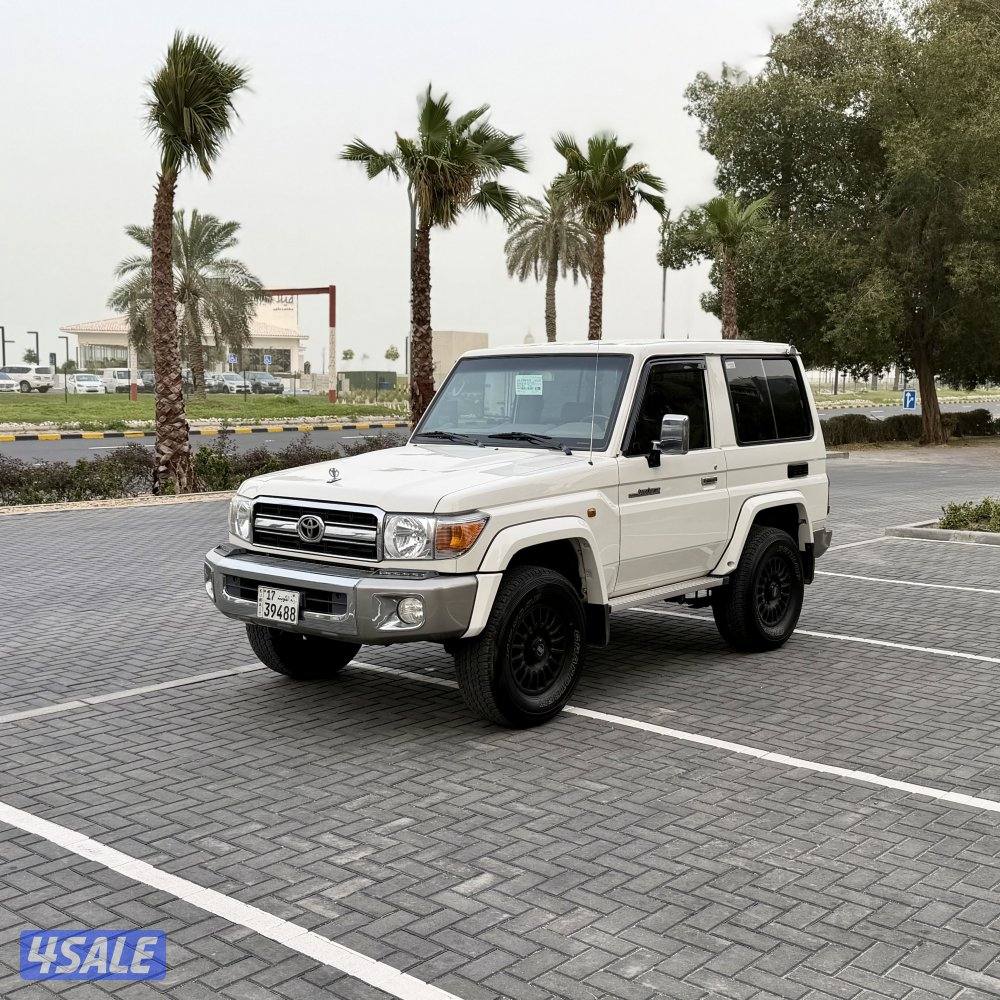 تويوتا لاندكروزر موديل 2019 صبغ الوكالة (ربع) وارد الساير1