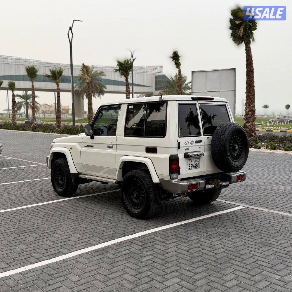 تويوتا لاندكروزر موديل 2019 صبغ الوكالة (ربع) وارد الساير5