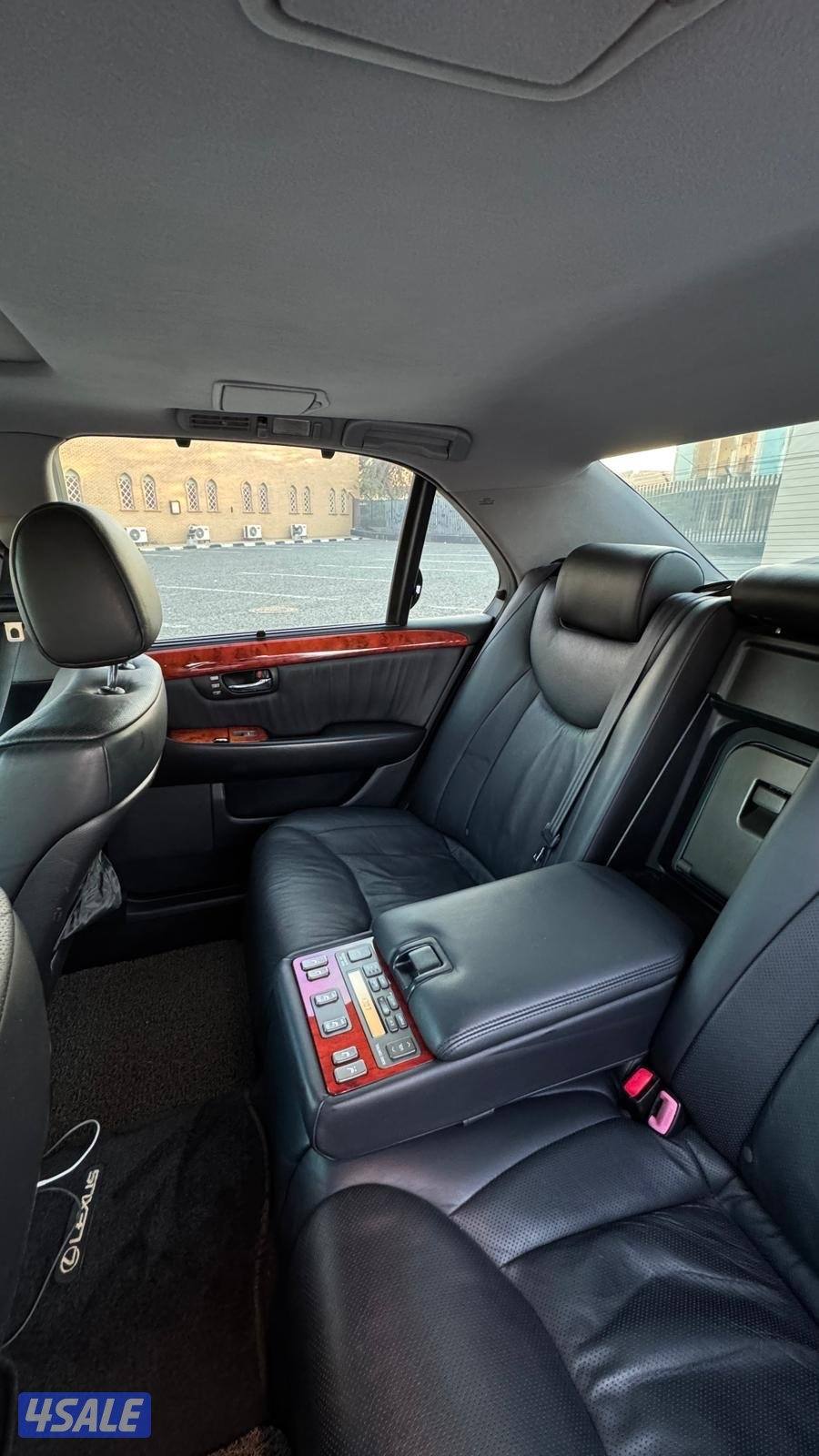 للبيع لكزس 430 موديل 2005 ماشي 117 الف2