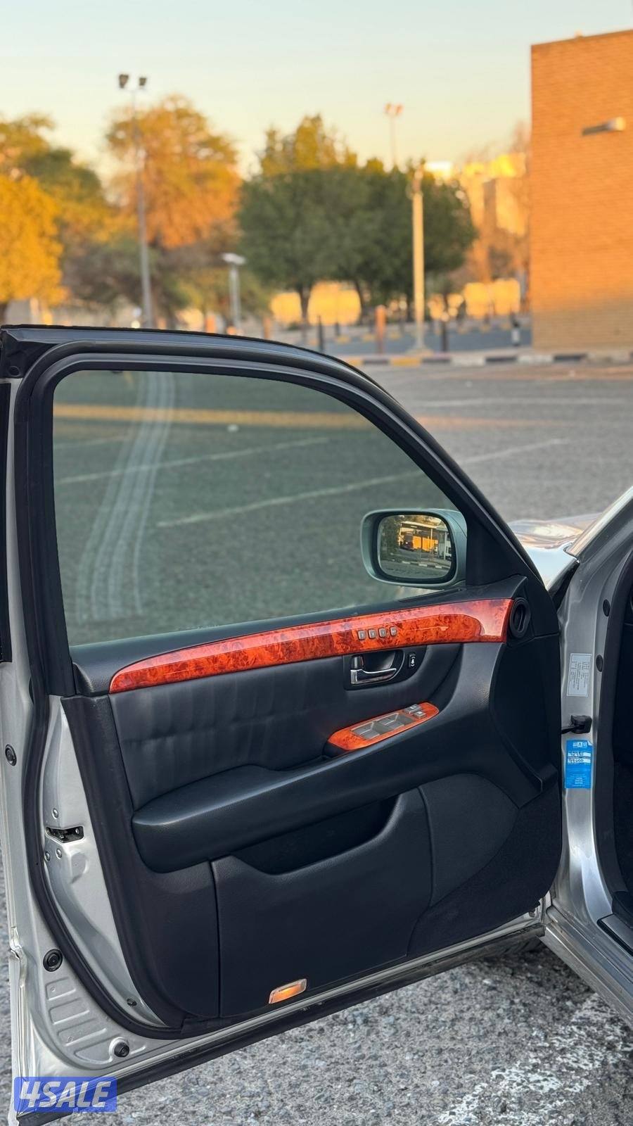 للبيع لكزس 430 موديل 2005 ماشي 117 الف7