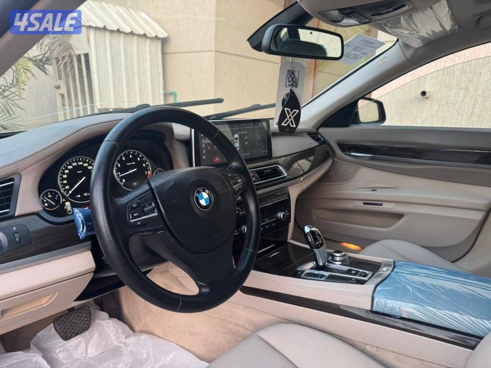 بي ام دبليو 730Li. موديل 20113