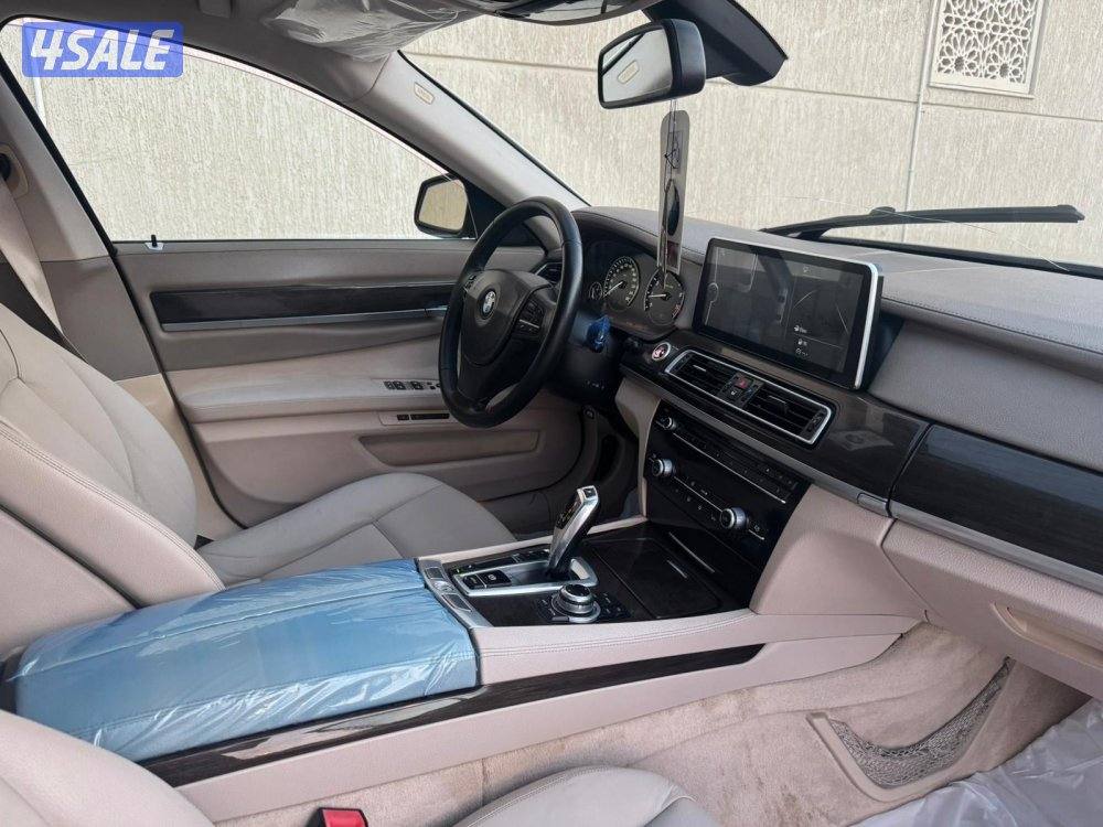 بي ام دبليو 730Li. موديل 20117