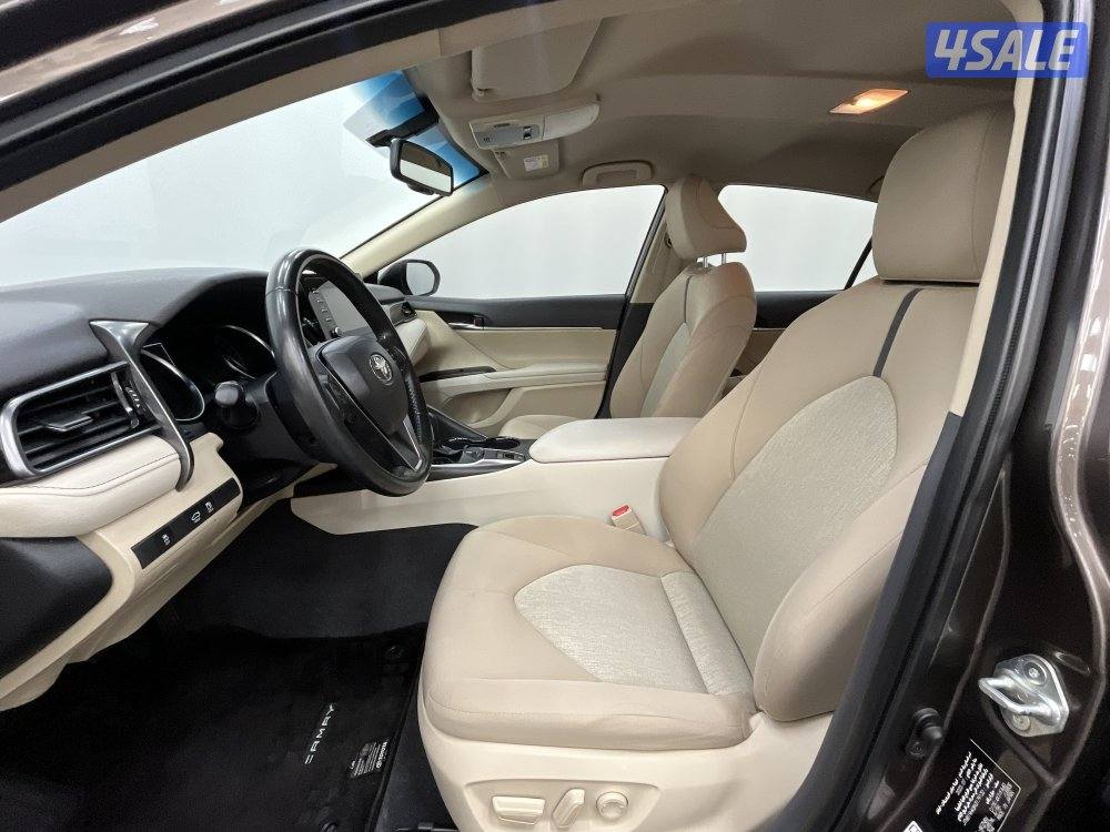 TOYOTA CAMRY GLE 4 CYL MID OPTION4