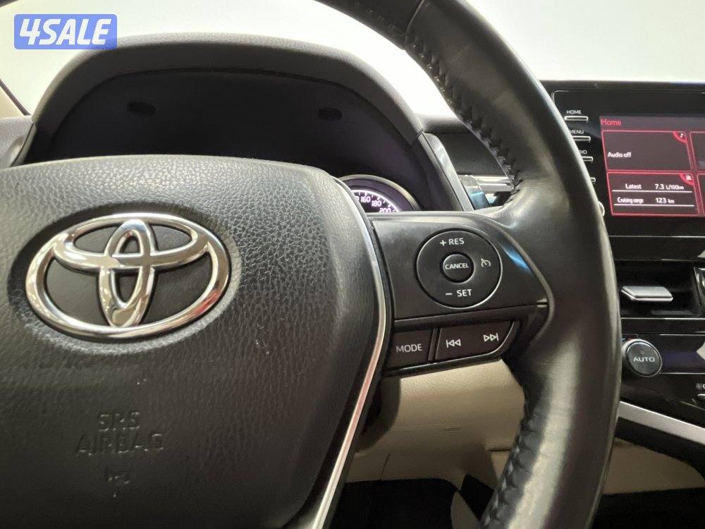 TOYOTA CAMRY GLE 4 CYL MID OPTION7