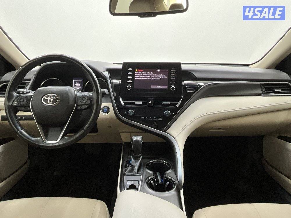 TOYOTA CAMRY GLE 4 CYL MID OPTION11