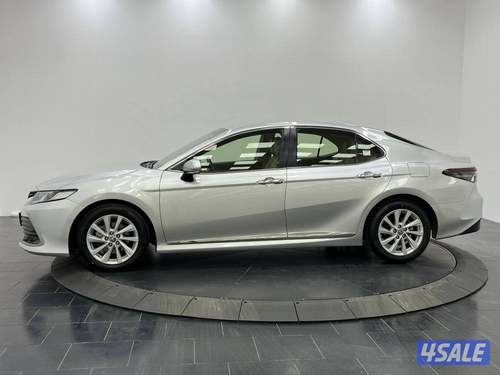 TOYOTA CAMRY GLE 4 CYL MID OPTION2