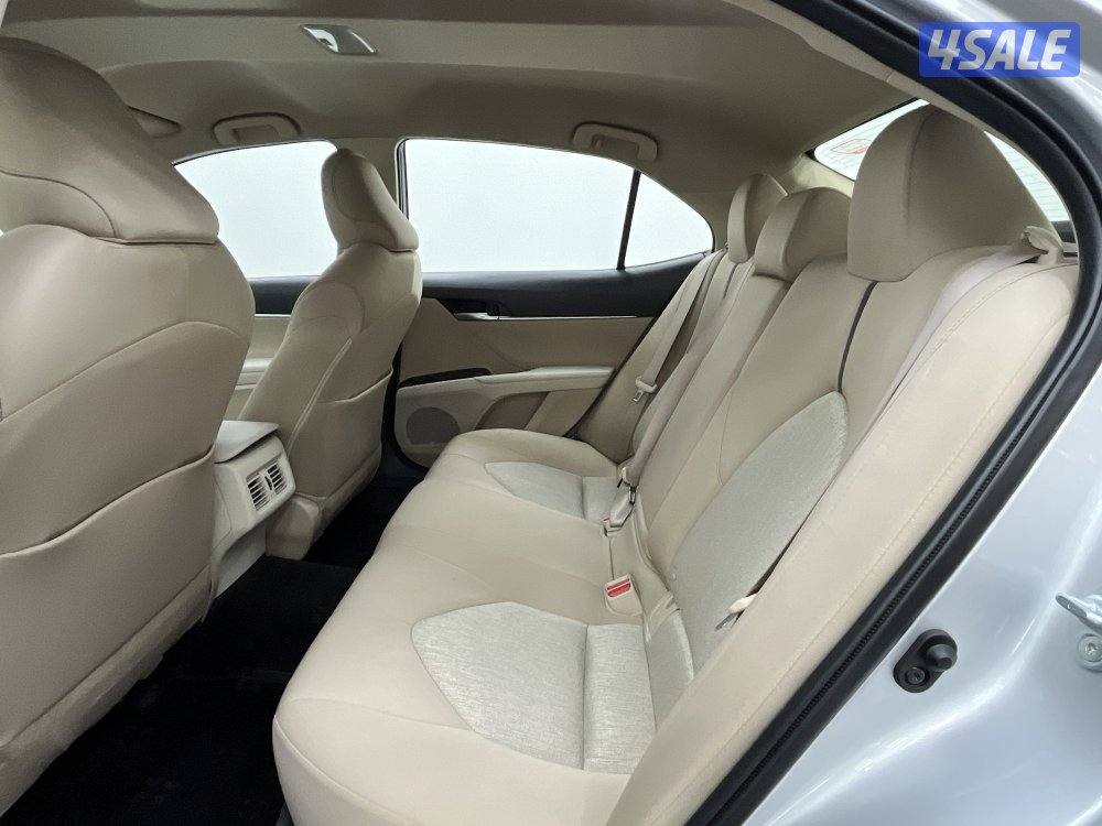 TOYOTA CAMRY GLE 4 CYL MID OPTION3