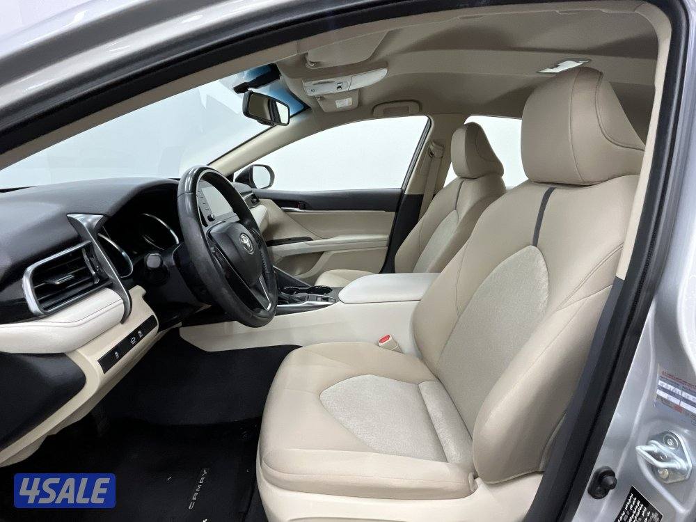 TOYOTA CAMRY GLE 4 CYL MID OPTION4