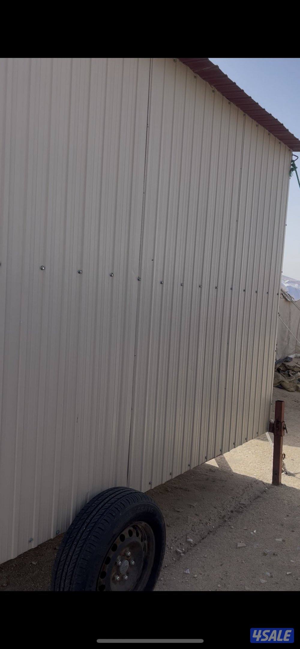 جبره الطول 4 العرض 3 ارضيه خشب ومن داخل ملبسه خشب وارفف تواير جديد3