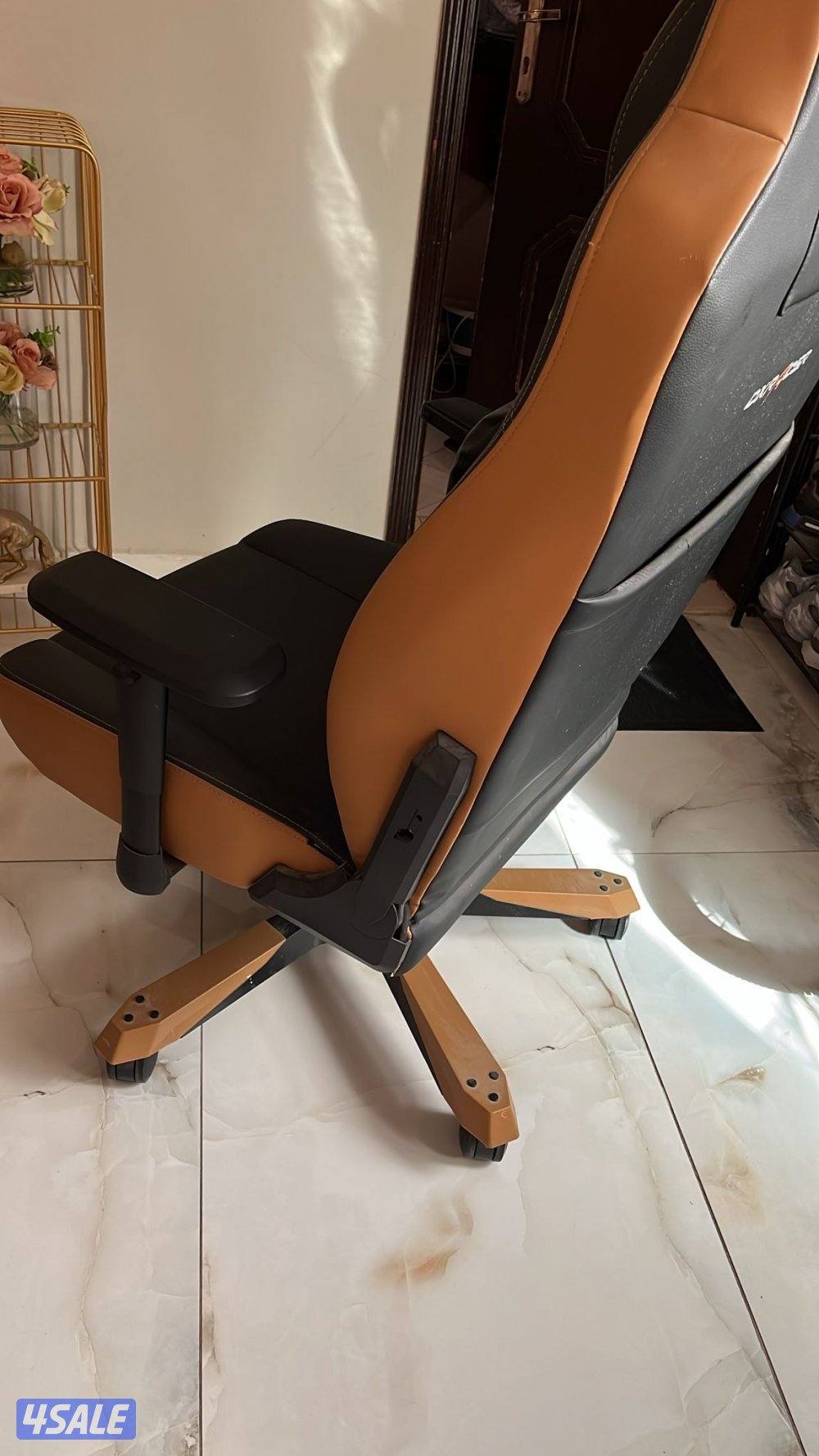 كرسي للبيع0