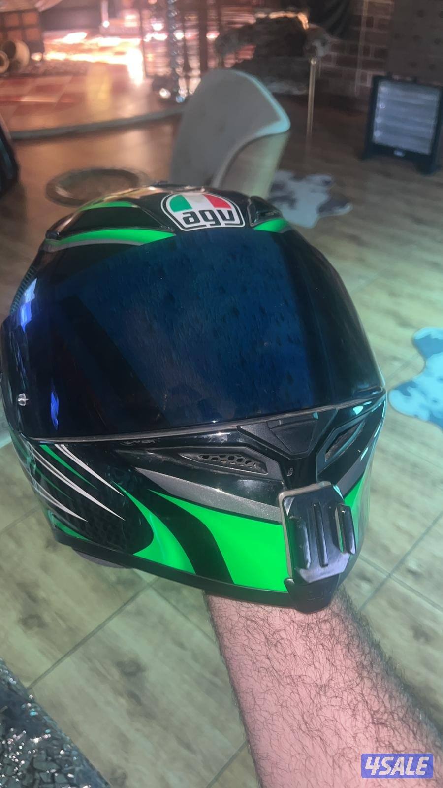 خوذه نفس لون الكوزاكي. اصليه agv.0