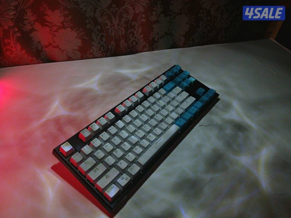 Ducky One 2 SF Mechanical rgb Keyboard (1 Key Damaged)0