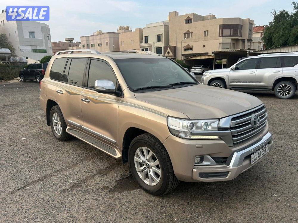 للبيع لاند كروزر 20172