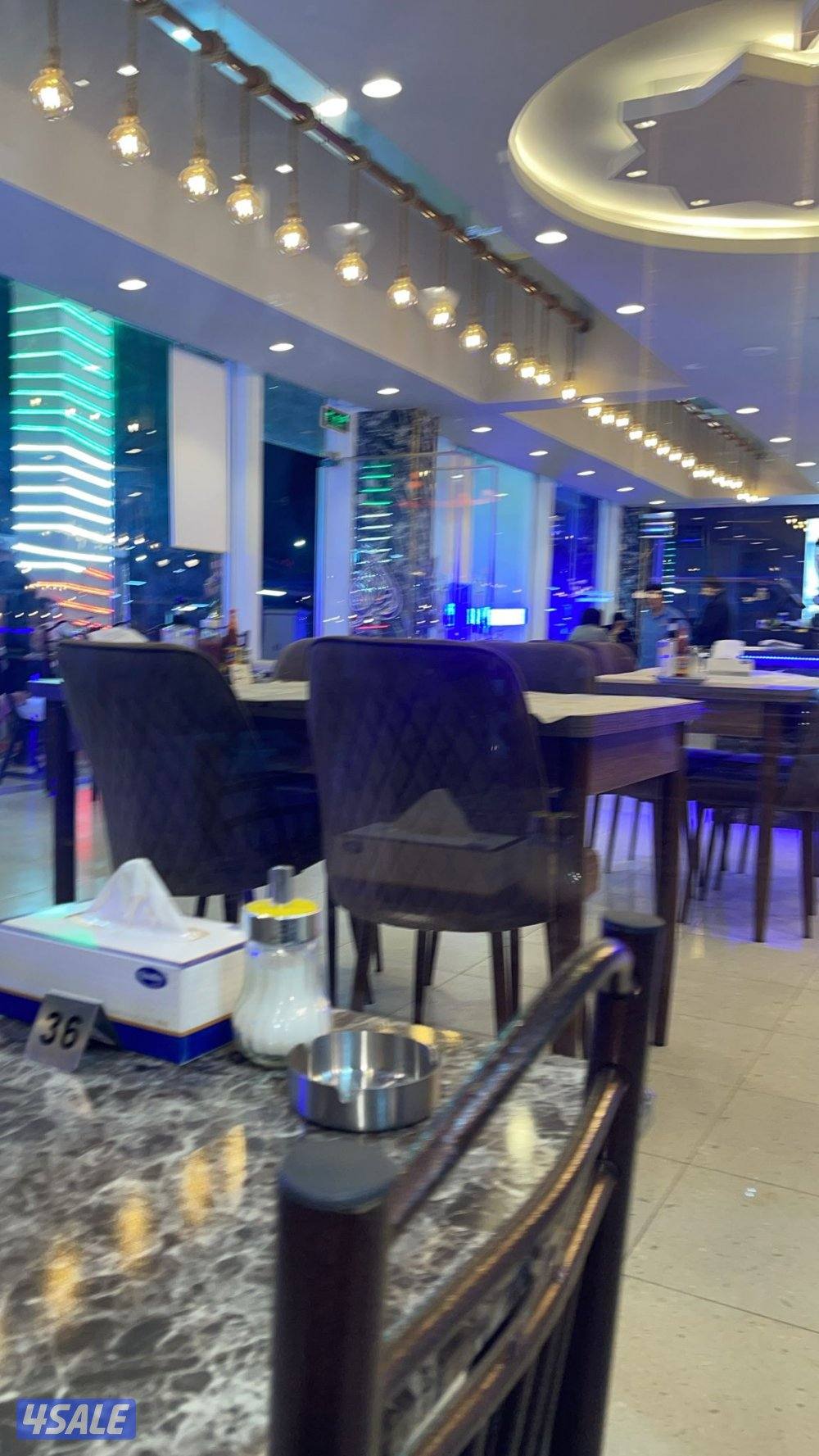 مطعم يطلب عمال ومعلمين0