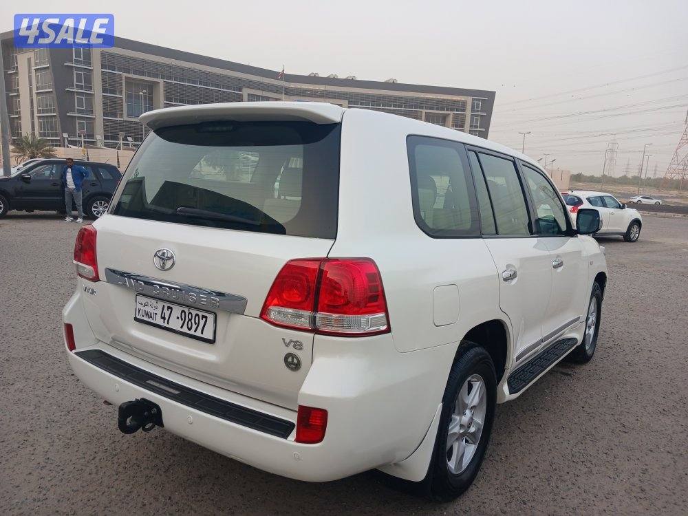 لاند كروزر VXR موديل 20104