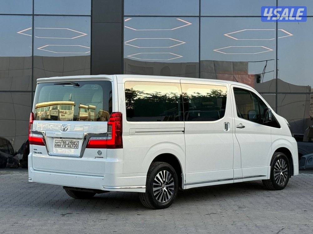 GRANVIA PREMIUM _2023 عداد 33 الف فقط4