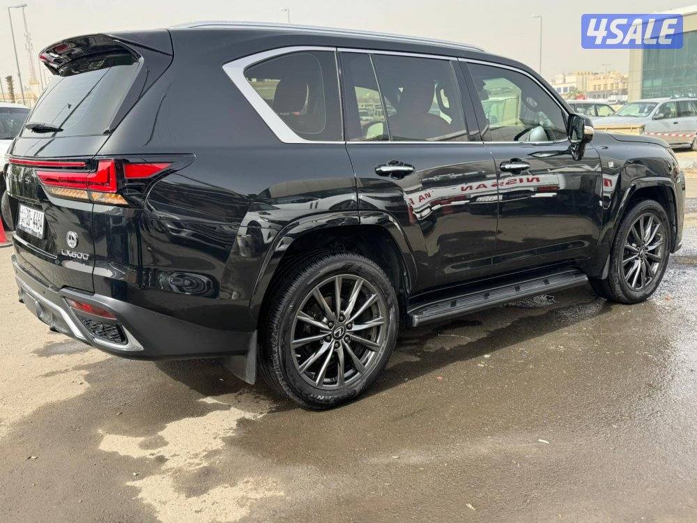 لكزس F.SPORT LX600 twin turbo.V6 موديل 2023  ماشى 81.000 k.m2