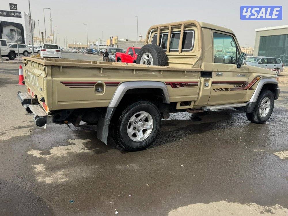 لاند كروزر شاص LX .V6  موديل 2018 ماشى 371.000 k.m  وارد الخليج .2