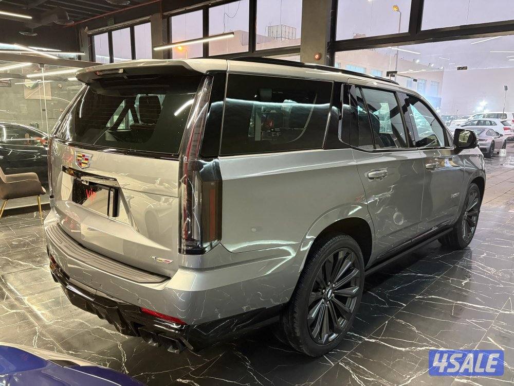 كاديلاك سكاليد V8