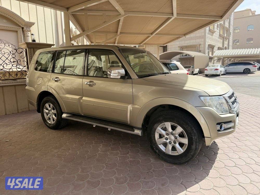 للبيع باجيرو موديل 2020شرط الفحص ماشي 228 الف لون ذهبي مكينه صغيره0