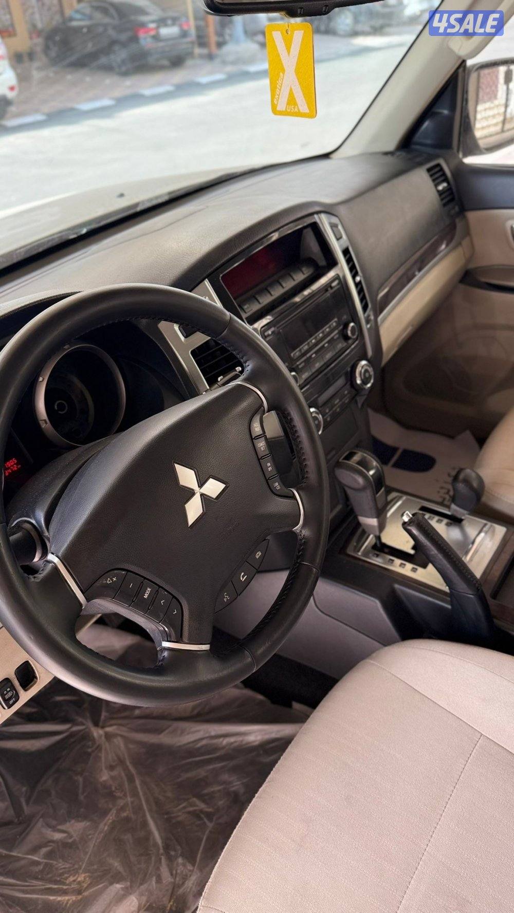 للبيع باجيرو موديل 2020شرط الفحص ماشي 228 الف لون ذهبي مكينه صغيره4