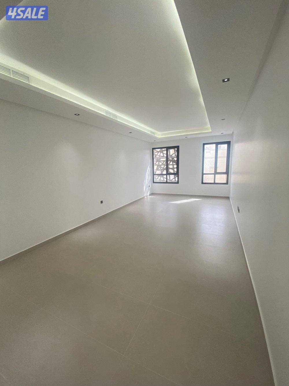 للإيجار دور في بيان 5 غرف منهم 3 ماستر و2 صاله مع حمام وغرفه خ وغرفه غ1