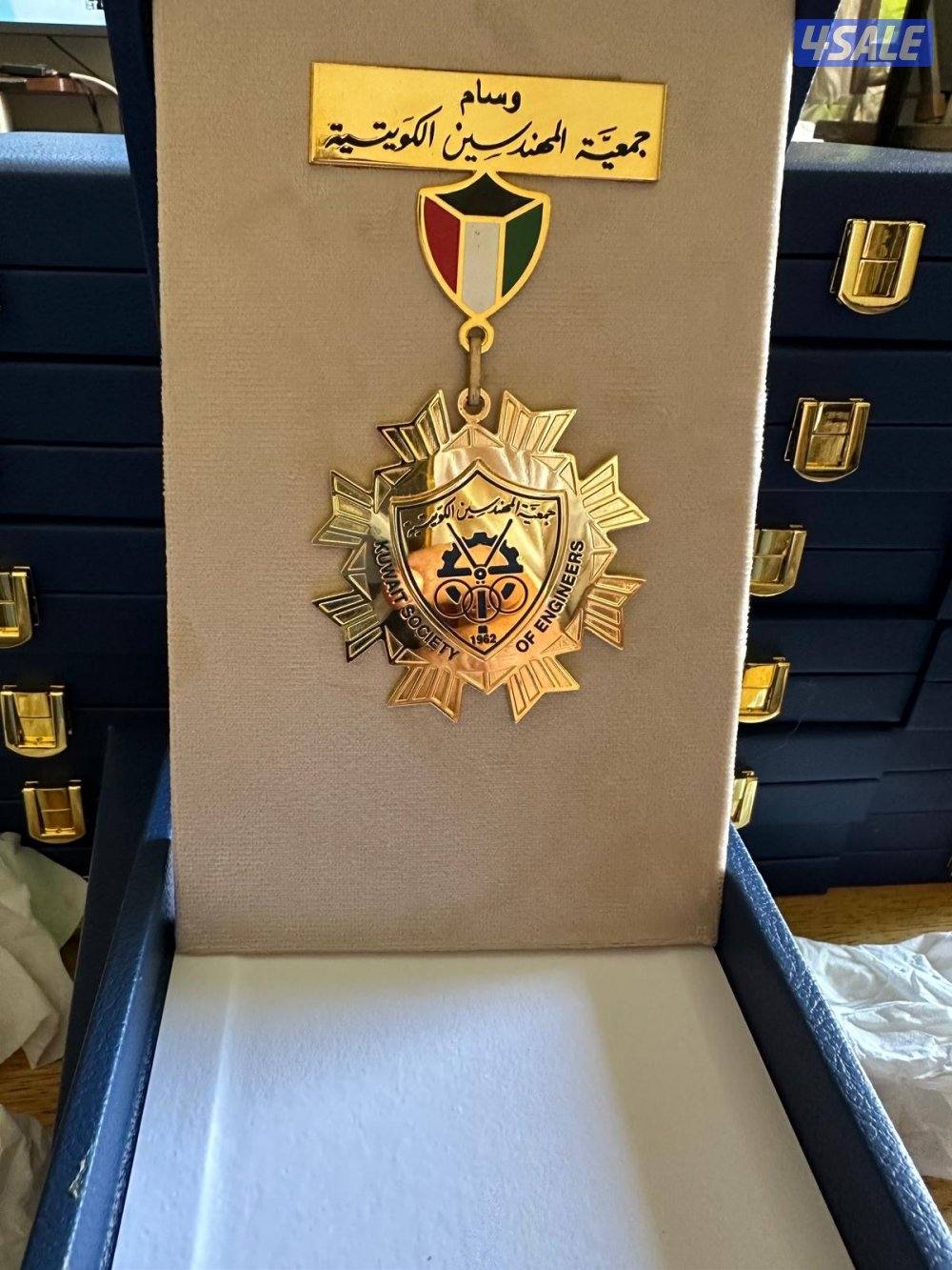 مصنع صياغة الأوسمة والدروع الملكية 🏆 (ذهب وفضة) - شغل يدوي12