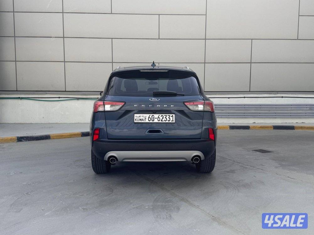 للبيع فورد إسكيب موديل 2022 الغانم عداد 87 الف1
