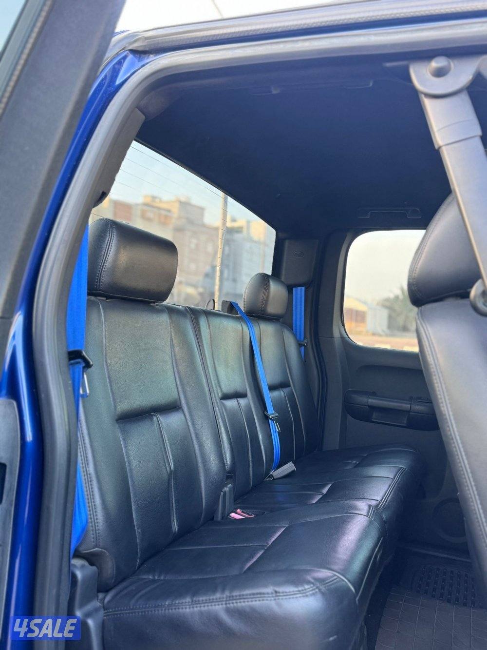 للبيع وانيت سلفرادو ٢٠١٣13