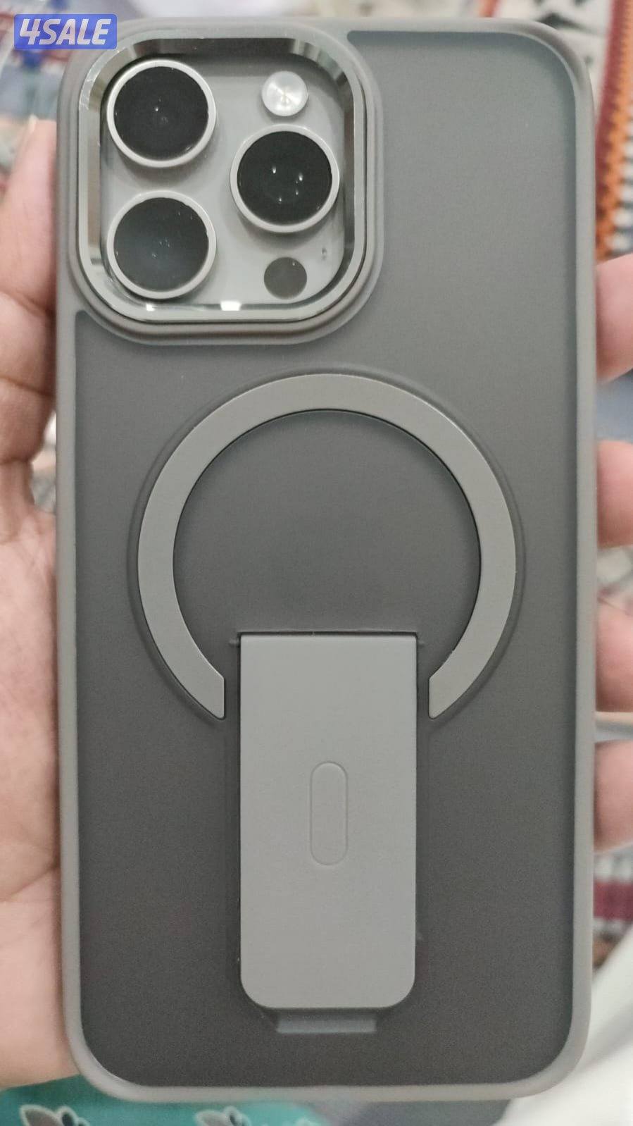 Iphone 15 pro max 256gb natural titanium (86% battery)3