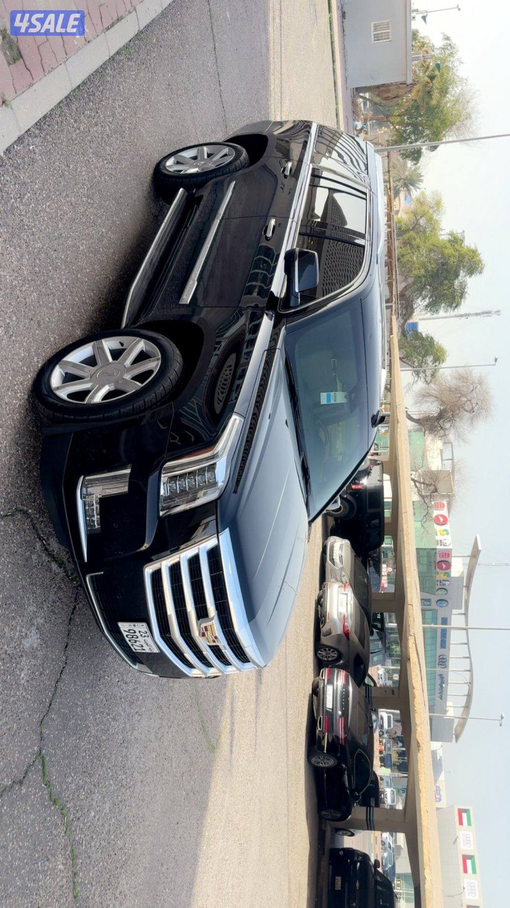 اسكاليد موديل 2020 اللون اسود من داخل اوف وايت1