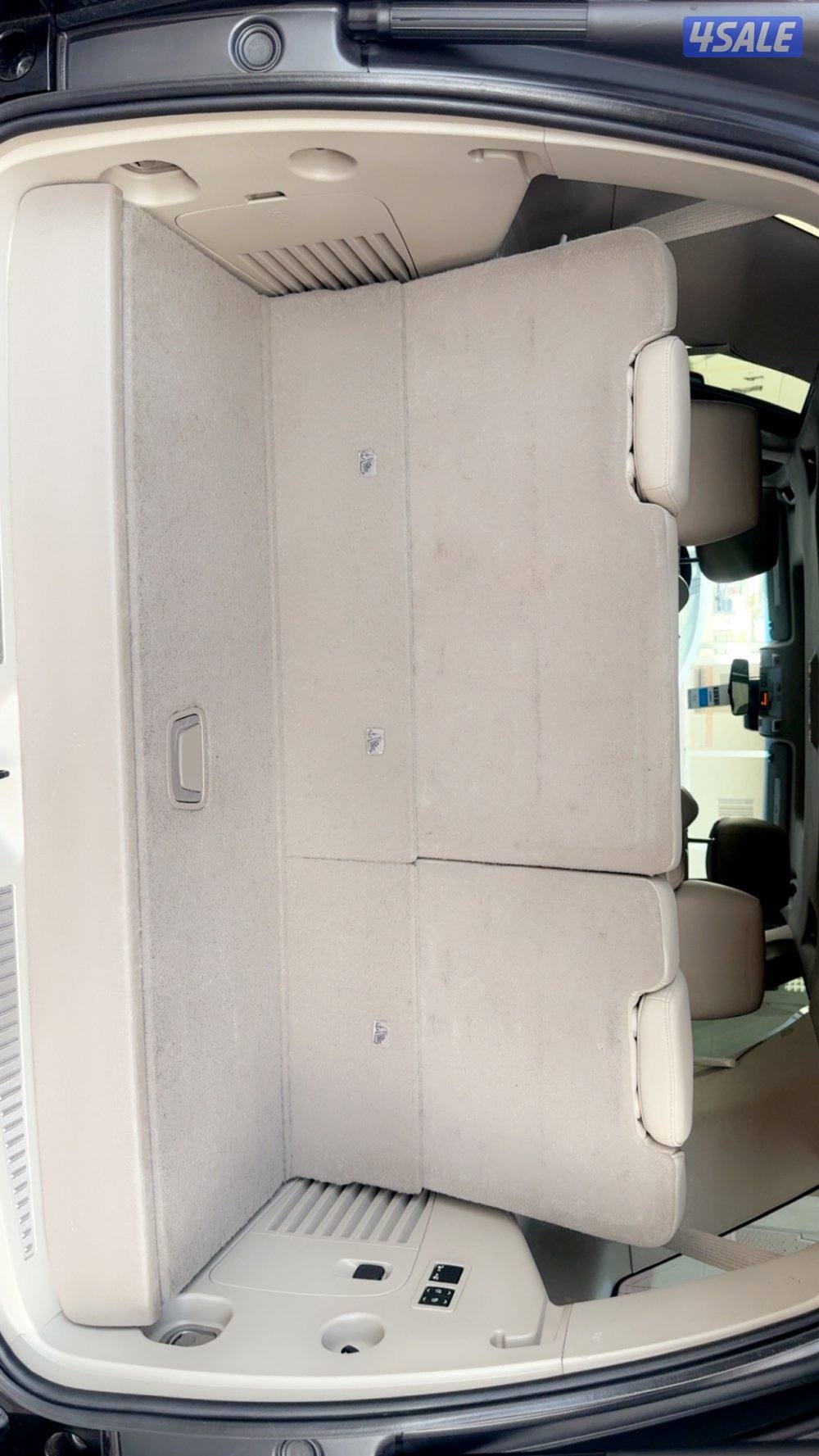 اسكاليد موديل 2020 اللون اسود من داخل اوف وايت3