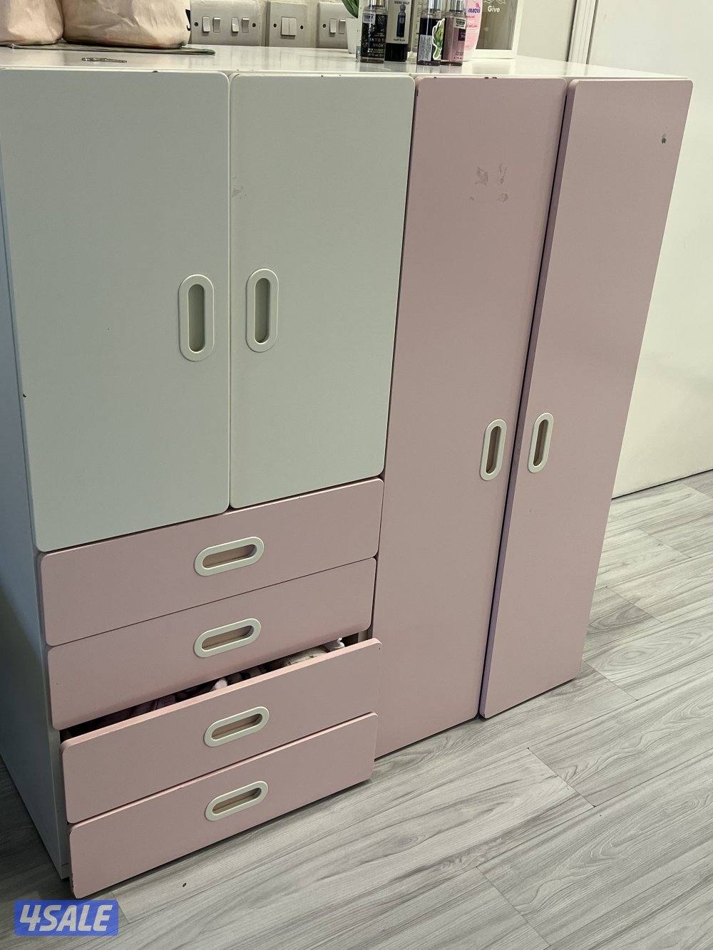 كبت ايكيا مع سراير ايكيا نظيفه وبحاله ممتازه مع اسفنجهم0