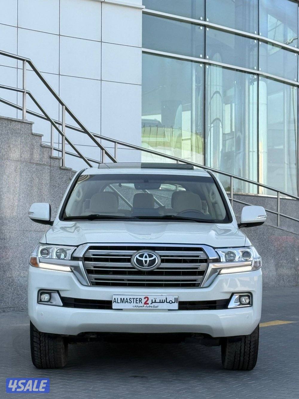 للبيع لاند كروزر VXR 2016 صبغ قطعتين1