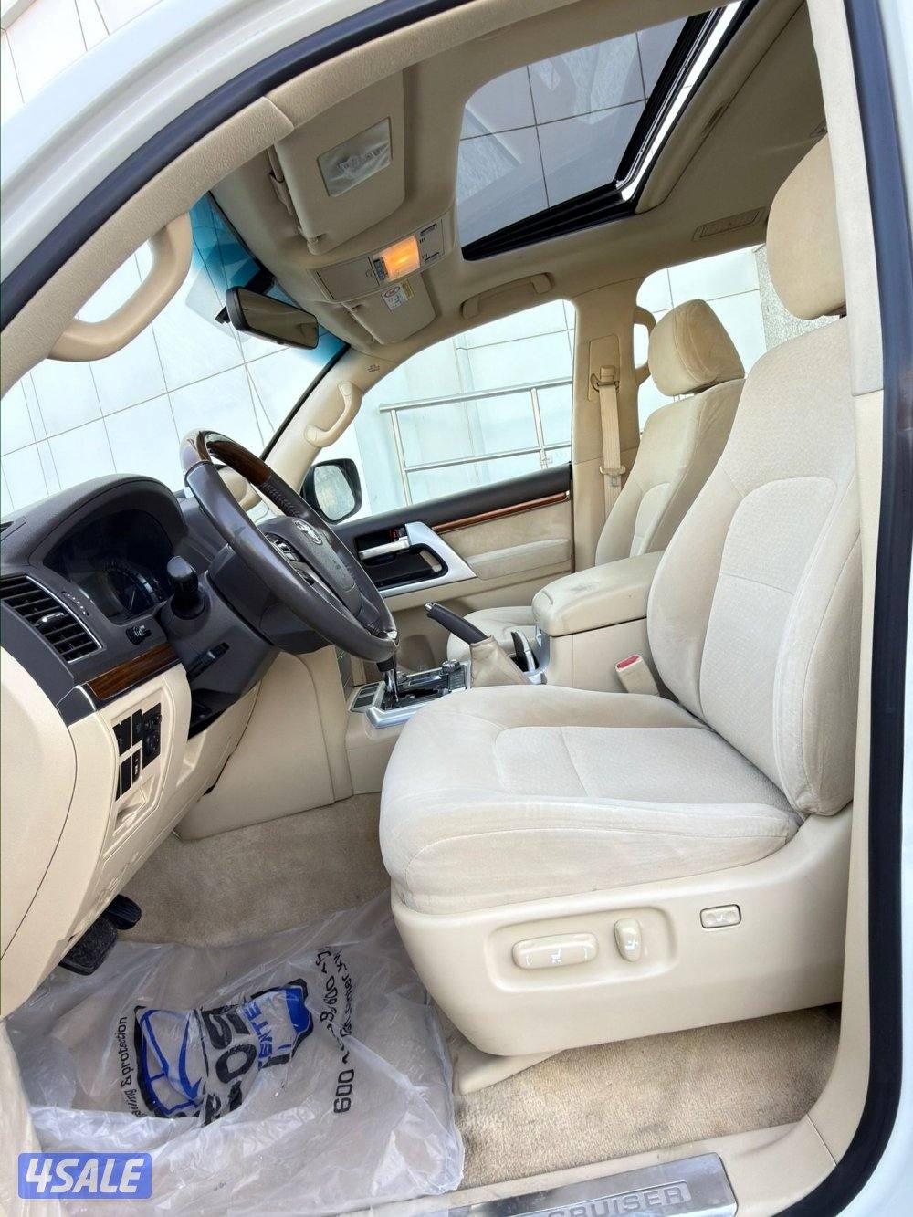 للبيع لاند كروزر VXR 2016 صبغ قطعتين7