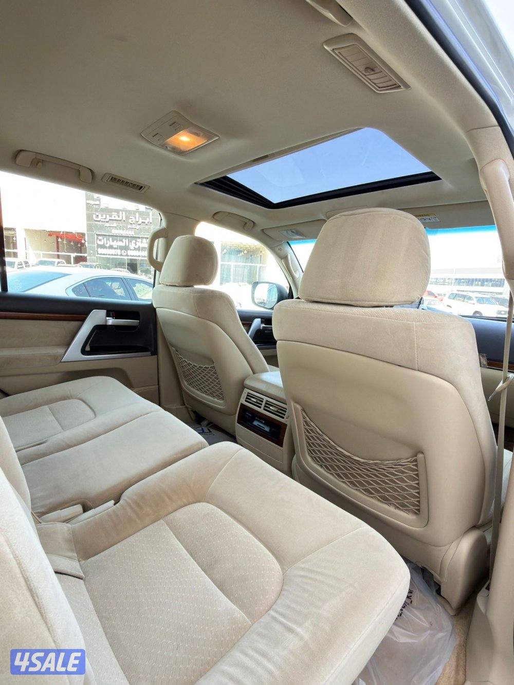 للبيع لاند كروزر VXR 2016 صبغ قطعتين9