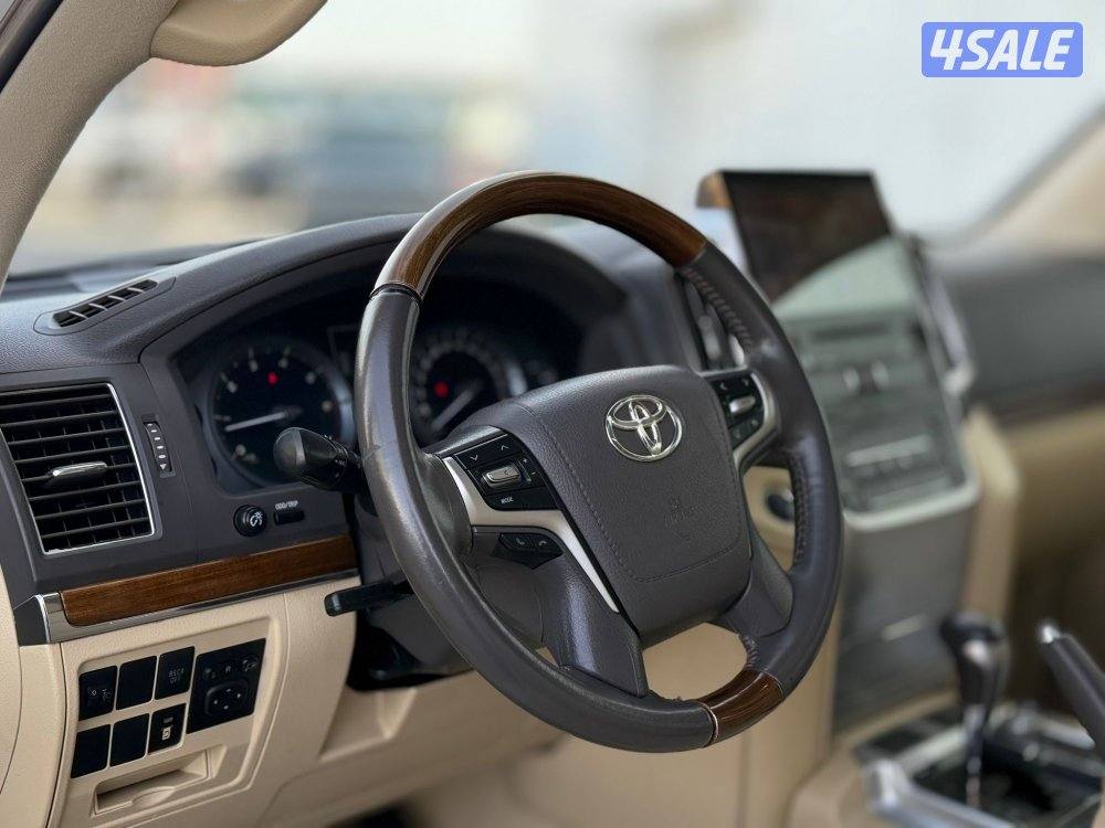 للبيع لاند كروزر VXR 2016 صبغ قطعتين11