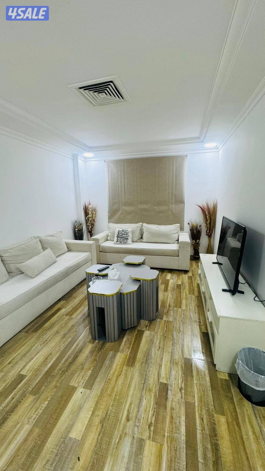 شقه للإيجار حولي شيء مرتب و نظيف فاضي وخلو مساحات كبيرة استلام فوري0