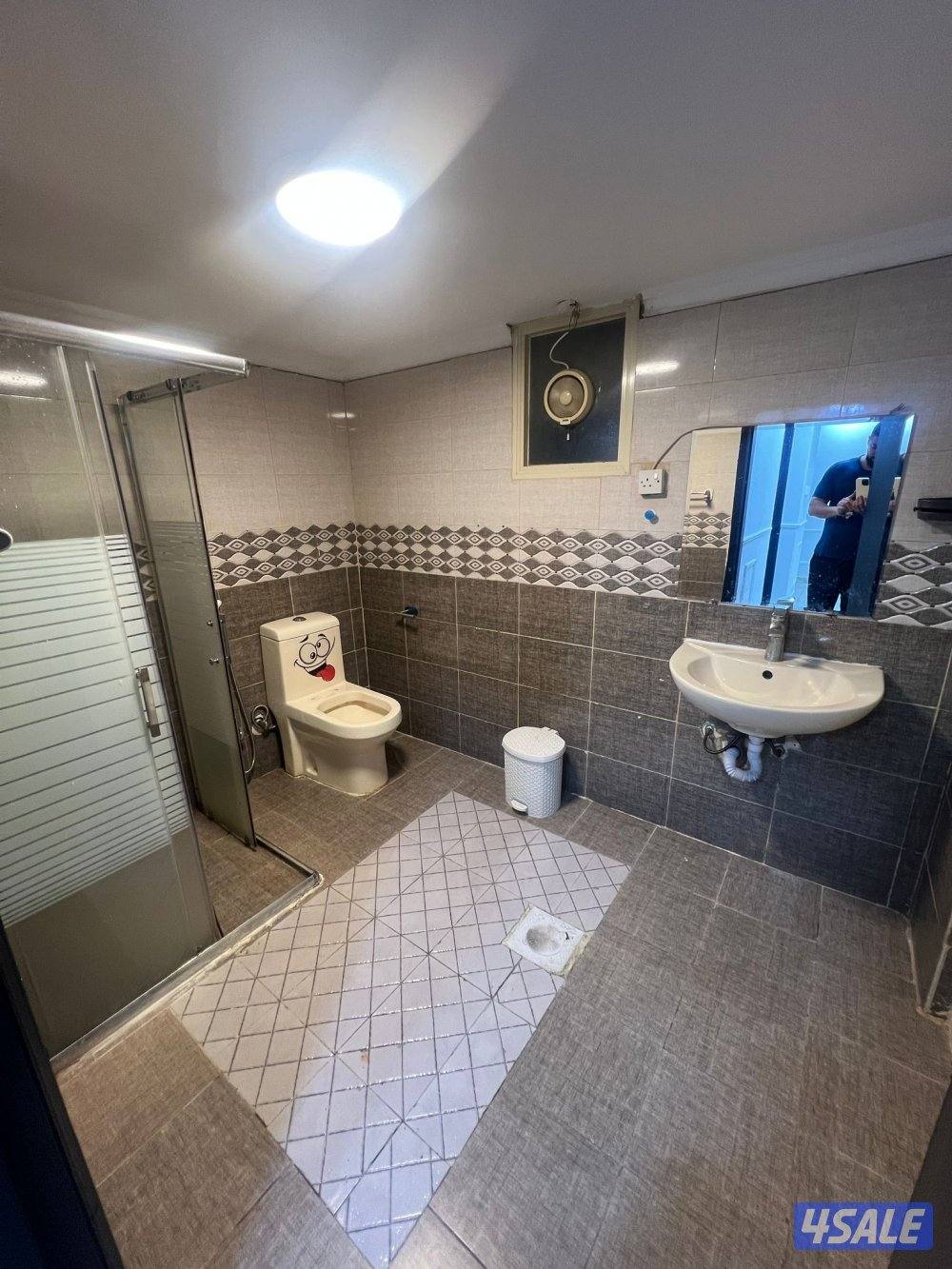 شقه للإيجار حولي شيء مرتب و نظيف فاضي وخلو مساحات كبيرة استلام فوري14