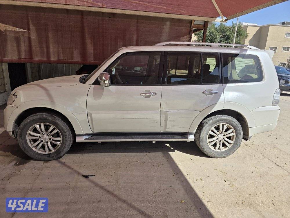 باجيرو 2014 - أبيض - مكينه كبيرة - شرط الفحص - مكينة وقير وشاصي0