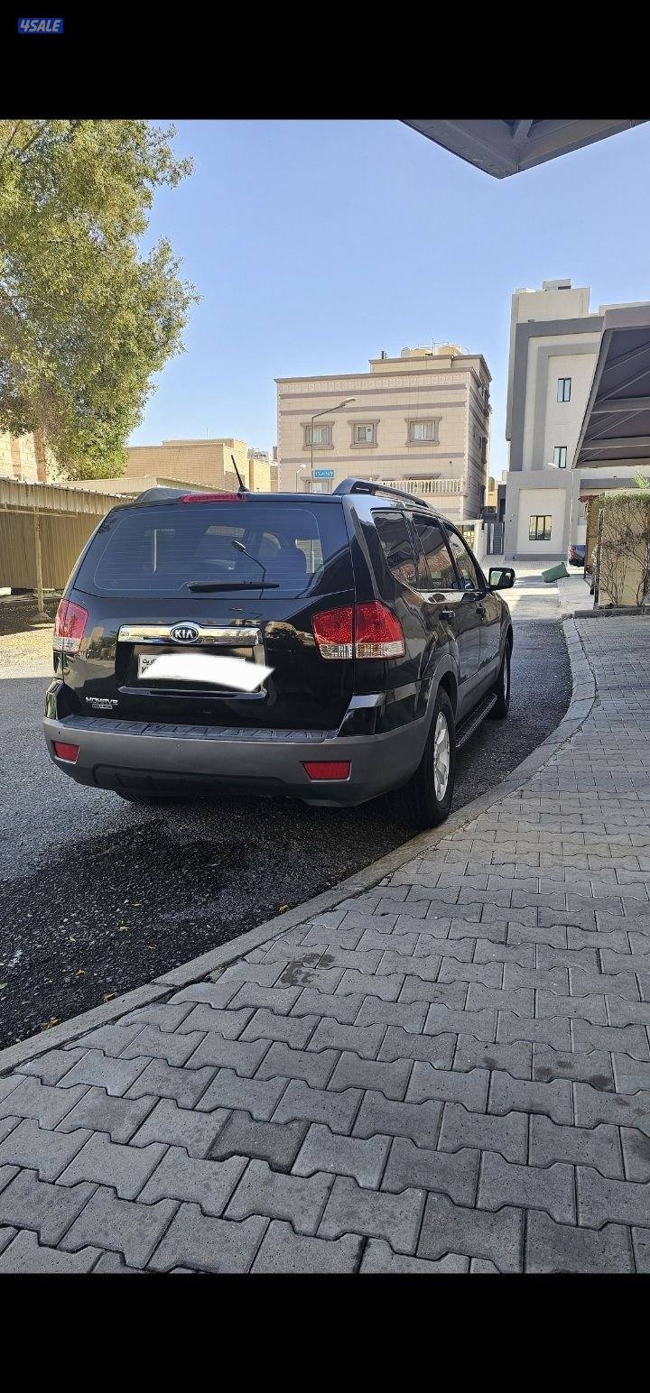 للبيع كيا موهافي 2014 اللون اسود شرط الفحص ماكينة وقير وشاصي2