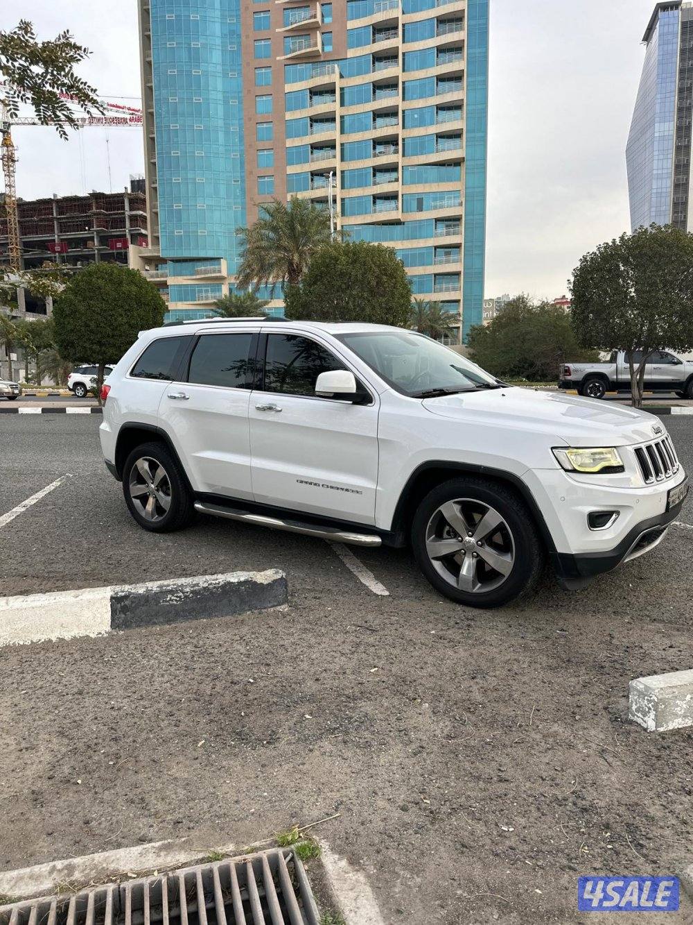 للبيع جيب جراند شيروكي موديل 2015 8 سلندر2