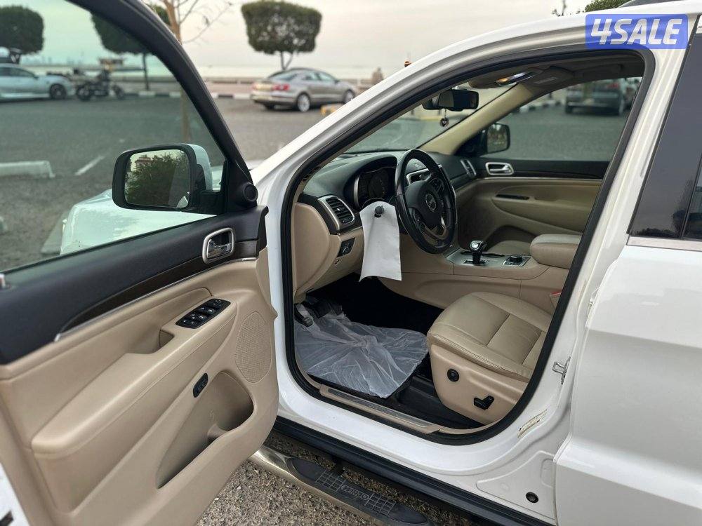 للبيع جيب جراند شيروكي موديل 2015 8 سلندر5